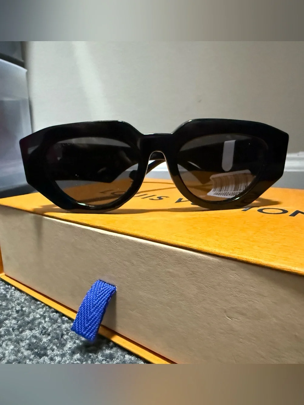 Gucci Black Oversized Hexagonal Women's Sunglasses